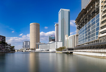 Obraz premium Tampa Riverwalk Skyline with Hillsborough River, Florida