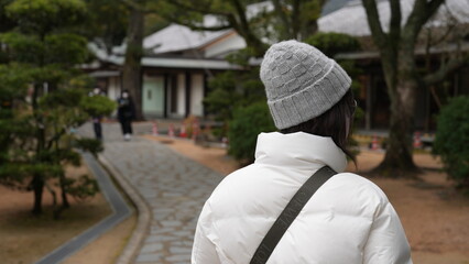 松陰神社と女性