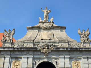 Obraz premium Alba Carolina Citadel's 3rd Gate: baroque architecture with Charles VI's equestrian statue and allegorical virtues in Alba Iulia, Romania.