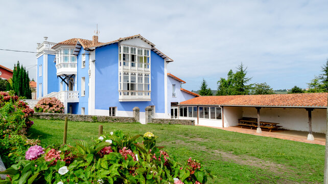Charming blue Casa Indiana El Cantu in Asturias
