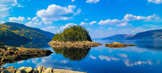 Fototapeta premium Petit-Saguenay / Saguenay Fjord in Quebec, Canada