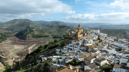 Naklejka premium Vista aérea del Municipio de Iznájar en la provincia de Córdoba, Andalucía