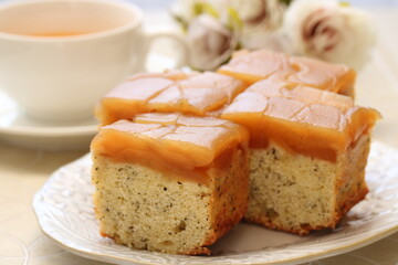 りんごのケーキでティータイム