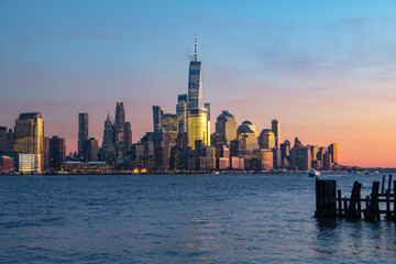 Fototapeta premium Lower Manhattan Skyline at Sunset New York City