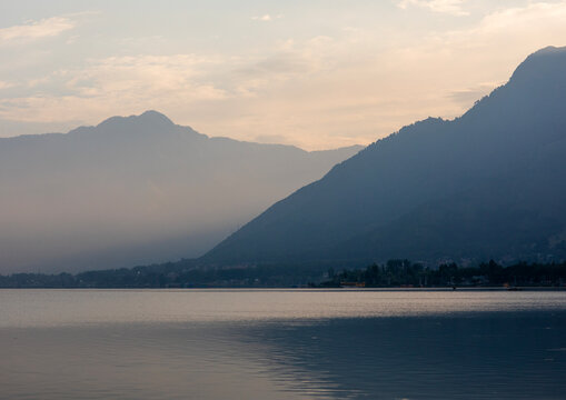 View of the banks of Dal lake in the morning, Jammu and Kashmir, Srinagar, India