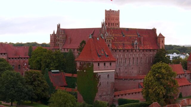 360_F_1915335831_WPgAUErU7fU0x6HBLJ7N1JXjUxz5cZRw.jpg