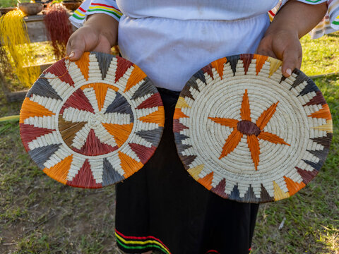 Demonstration of basket weaving made by the women from the NGO Minga Peru in the village of Amazonas, Peru