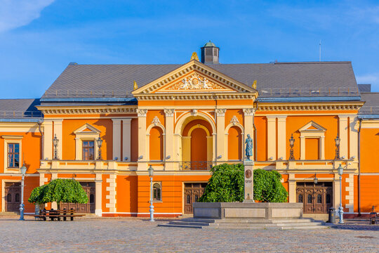 The Neoclassical Klaipeda Drama Theatre with the Annie from Tharau Statue, Klaipeda, Lithuania