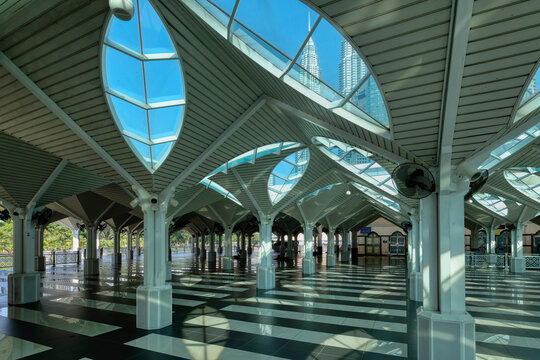 As Syakirin Mosque or KLCC Mosque, Hypostyle hall, Kuala Lumpur, Malaysia, Asia