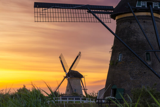 Unesco Windmills of Kinderdijk during sunset, Molenlanden, Alblasserdam, South Holland, Netherlands