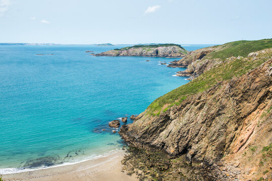 Grande Greve Bay viewed from La CoupĂ&Acirc;&copy;e, the narrow isthmus which links Greater and Little Sark, Sark island, Channel Islands, Bailiwick of Guernsey, United Kingdom