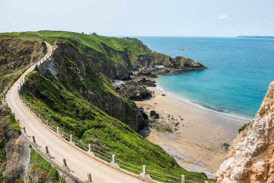 La CoupĂ&Acirc;&copy;e, the narrow isthmus which links Greater and Little Sark, Sark island, Channel Islands, Bailiwick of Guernsey, United Kingdom