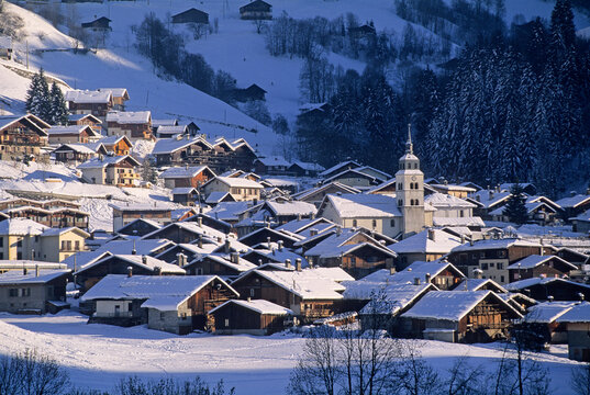 Village of Areches in winter, commune of Beaufort-sur-Doron, Savoie department, Rhone-Alpes region, France, Europe
