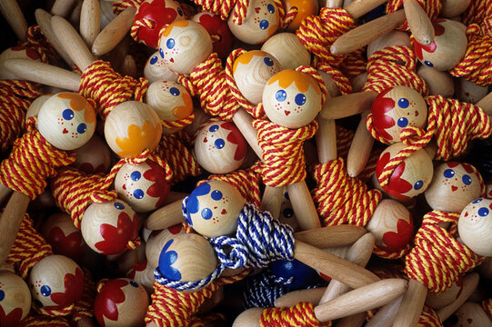 Wooden skipping ropes , Atelier Charliluce (required reference), Moirans en Montagne, Jura department, Franche-Comte, France