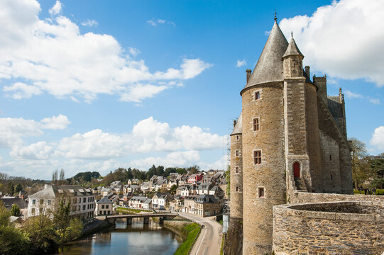 Josselin Castle on the Oust River bank, Morbihan department, Region of Brittany, France, Europe