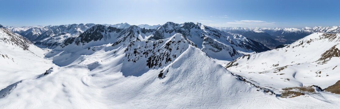 Alpine panorama, Mitterzeigerkogel, aerial view, peaks and mountains in winter, Sellraintal, K&uuml;htai, Tyrol, Austria