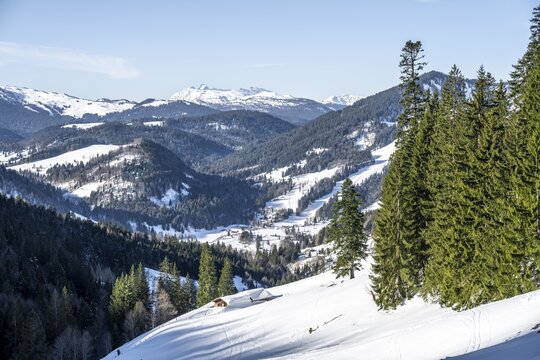 Berge im Winter, Aufstieg zum Sonntagshorn, Chiemgauer Alpen, Bayern, Deutschland