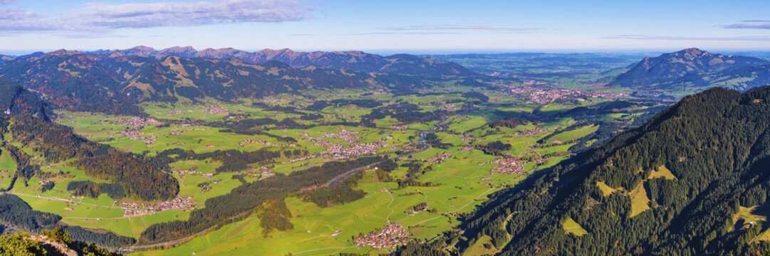 Panorama from Rubihorn, 1957m, into the Upper Illertal with Fischen, Sonthofen and Gr&uuml;nten, 1783m, Allg&auml;u, Bavaria, Germany