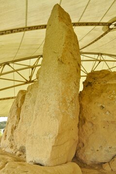 Megalito de 5 metros en Hagar qim