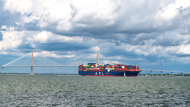 large container vessel apl passing cable stayed bridge in jacksonville florida