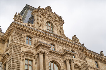 Obraz premium Classical Building Facade Ornate Architecture Paris Louvre