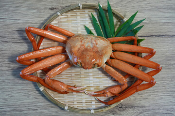 甘みが強くジューシーなベニズワイガニ