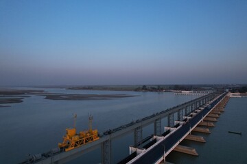 Obraz premium Koshi Barrage, India- Nepal Border, Bihar