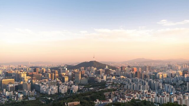 Time lapse panoramic, tourist attractions in the city park of seoul City, Asia business concept image, panoramic modern cityscape building in korea. 
The most beautiful Viewpoint seoul city,south kore