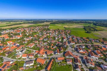 Ausblick auf die Gemeinde Geltendorf im oberbayerischen Kreis Landsberg am Lech