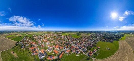 Ausblick auf die Gemeinde Geltendorf im oberbayerischen Kreis Landsberg am Lech
