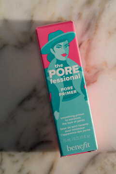 Benefit Cosmetics the Pore fessional pore primer, minimizer product in box