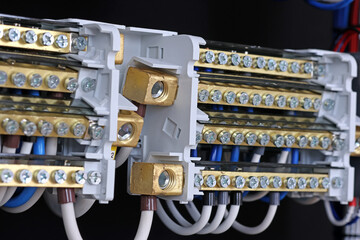 Connecting the electrical module using copper electrical insulated wires. 