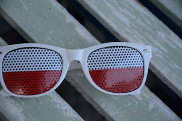 Okulary meczowe na mecz biało czerwone POLSKA stadion narodowy 