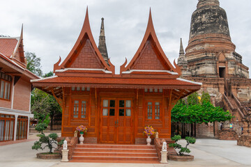 Fototapeta premium architectural element of the Wat Mahatat in the town of Ayutthaya , in Thailand 