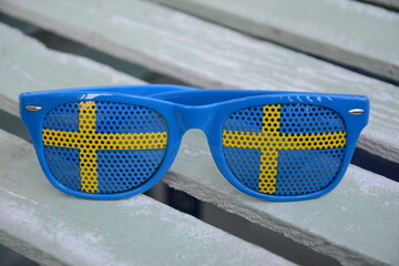 Mecz dzień meczowy reprezentacji Szwecji na stadionie narodowym kibic w okularach kibicujący swojej drużynie narodowej na hali 