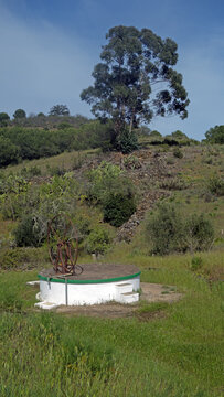 Brunnen auf Strecke von Vaqueiros nach Cachopo, Algarve