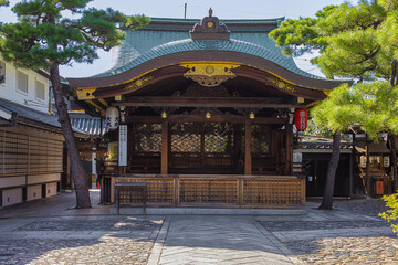 Fototapeta premium The front side of the Kyoto Ebisu-jinja Shrine, known as one of the country’s three most popular shrines dedicated to Ebisu