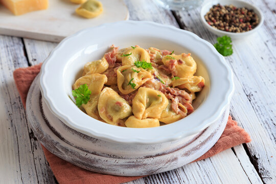 Tortellini alla Panna wie beim Italiener