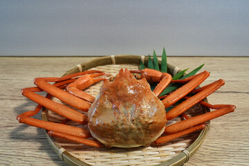 上品な旨味の兵庫県産ベニズワイガニ