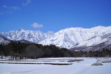 雪景色の白馬村と北アルプス © sunftaka77