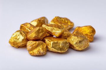 Obraz premium Gold nugget raw gold precious metal natural stone mineral wealth investment treasure geology shiny pile of gold nugget raw gold precious metal