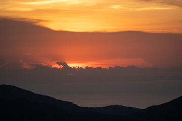 Obraz premium sunset in the mountains