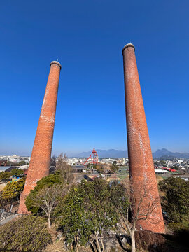 旧三井田川鉱業所伊田坑第一・第二煙突