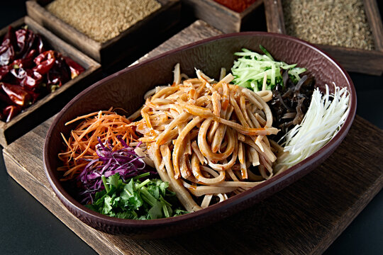 Five-color shredded vegetables with buckwheat flour dumplings