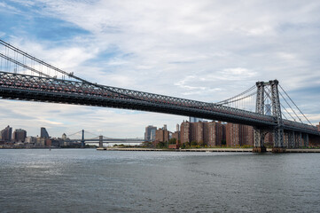 Obraz premium Manhattan Bridge and East River