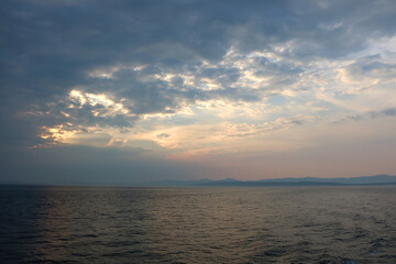 Obraz premium Colorful sunset or sunrise sky over the sea.