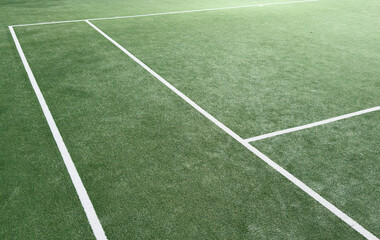 Obraz premium Green tennis court that is empty