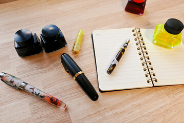 万年筆とインクとメモ帳