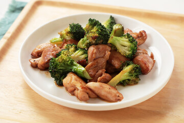 ブロッコリーと鶏肉の炒め物