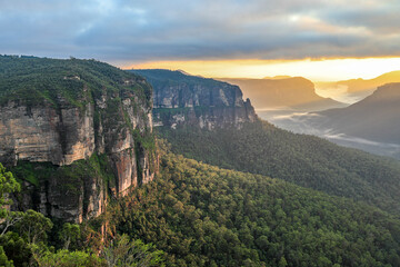 Govetts Leap Lookout in the Blue Mountains, New South Wales, Australia. Early morning light illuminates towering sandstone cliffs and the expansive Grose Valley © SCLifestyle